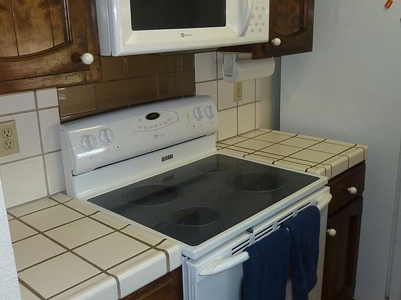 4th image of 8752 Eastwood Ct