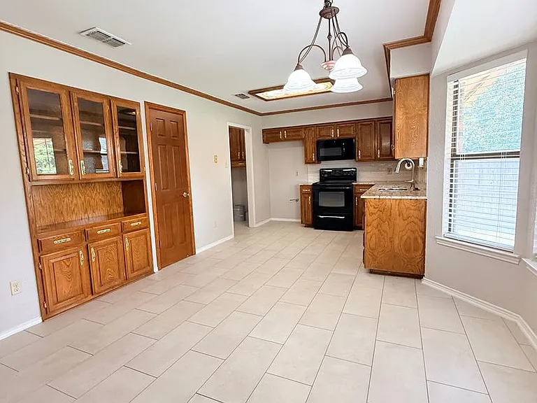 8041 Miles Dr — Photo 4
