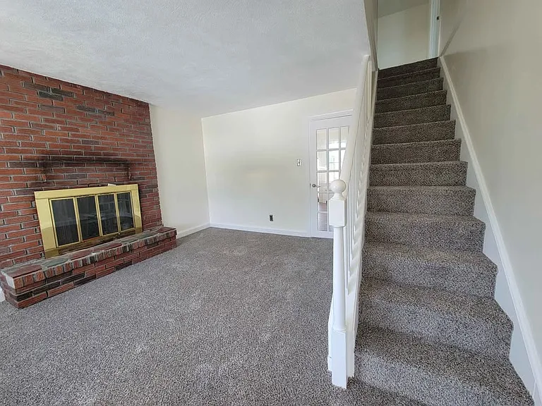 42 Madison St — Photo 2