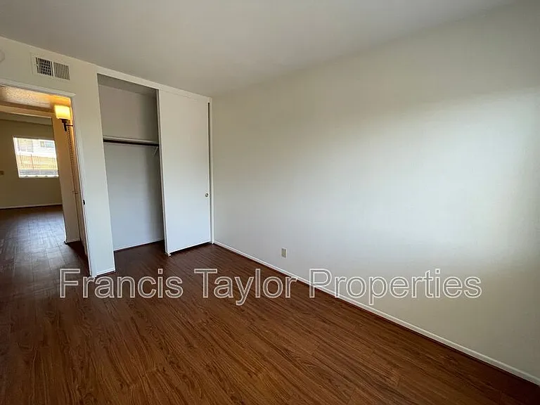 355 Idaho Ave #7 — Photo 10