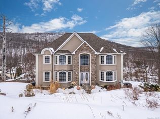 103 Halley Dr, Pomona, NY 10970