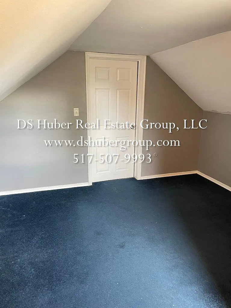 106 E Rouse St photo 1