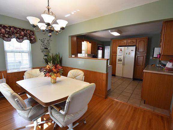 4th image of 4308 Rainbow Cir