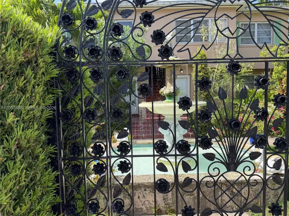 42 Almeria Ave APT 21, Coral Gables, FL 33134