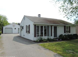 47 Brewster St, Bangor, ME 04401