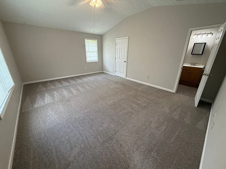 100 Peek Dr — Photo 9