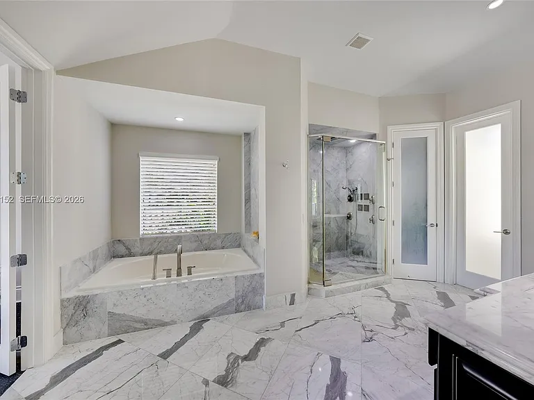 520 N Pkwy — Photo 21