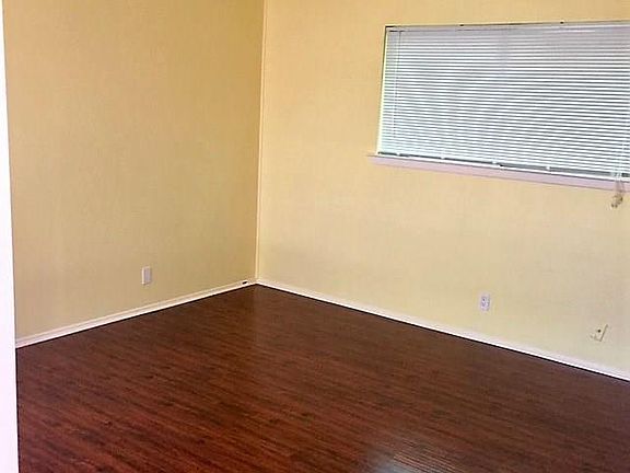 5th image of 600 Bayless Dr
