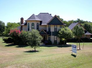 100 Honeytree Cir, Waxahachie, TX 75165
