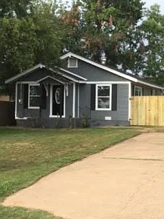 2 bed, 950 sqft, $1,300 — Photo 1
