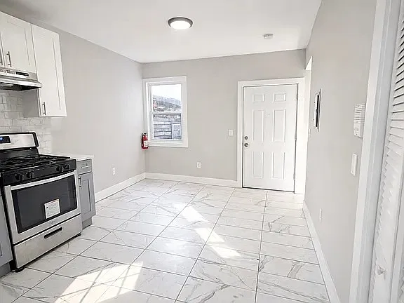 3 bed, $2,250 — Photo 2