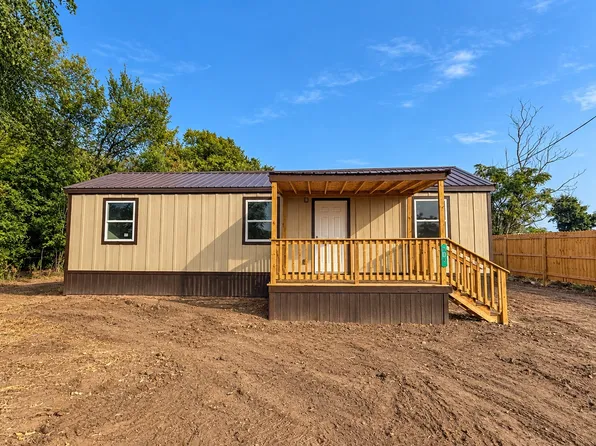 818 S Austin St, Bremond, TX 76629