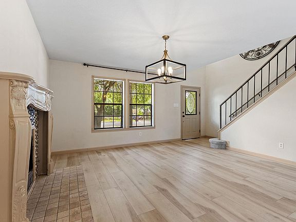 4th image of 17842 Park Valley Dr