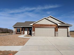 800 E Tyndall Ct, Derby, KS 67037