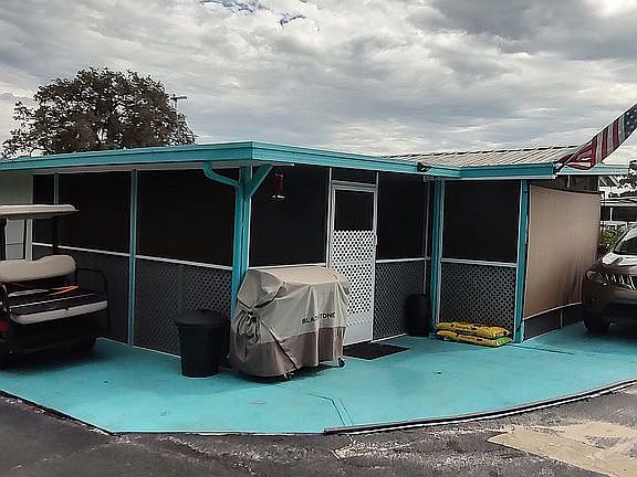 5th image of 9207 Bolton Ave
