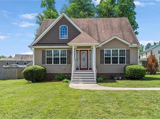 3819 Pillow Bluff Ln, North Chesterfield, VA 23237