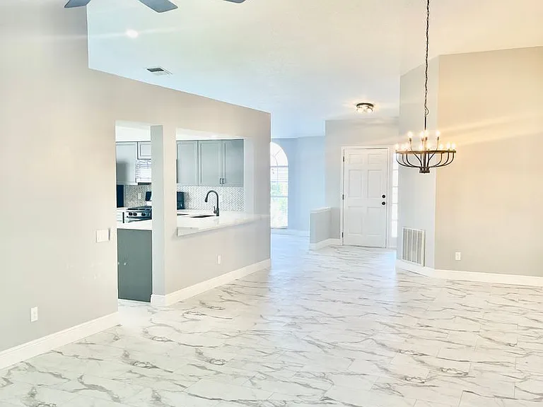 3302 Santa Monica Dr — Photo 8