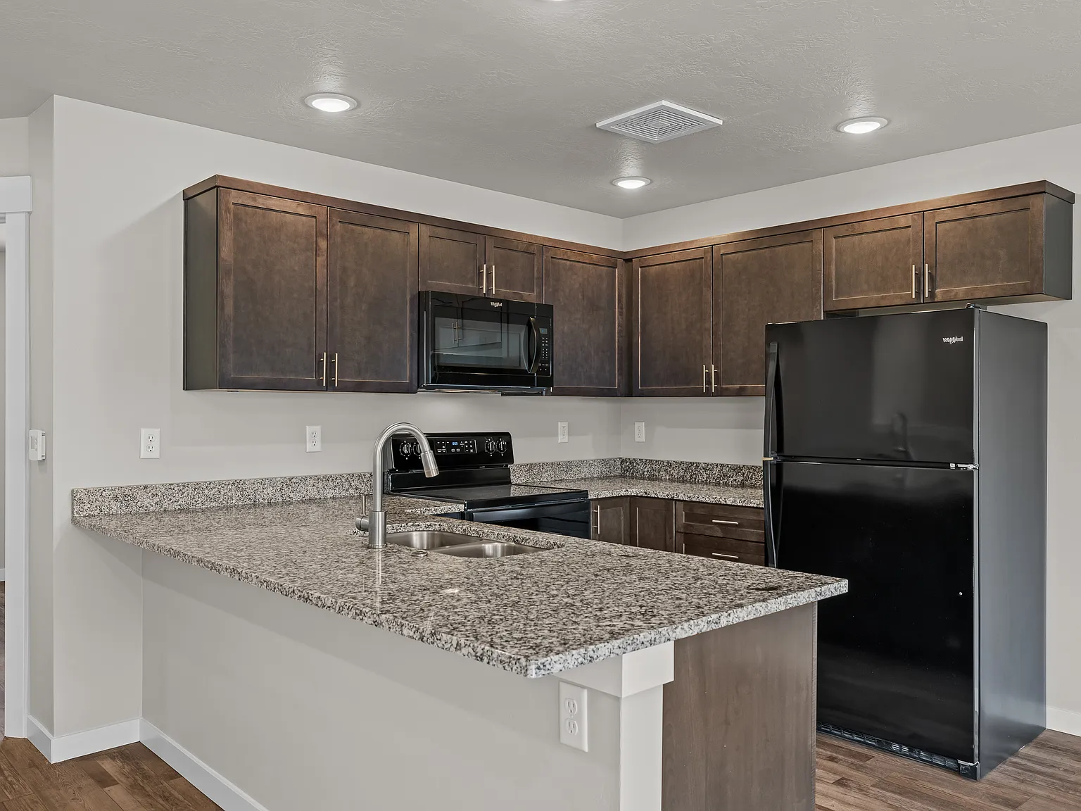 435 2nd Avenue North - 3 — Photo 3