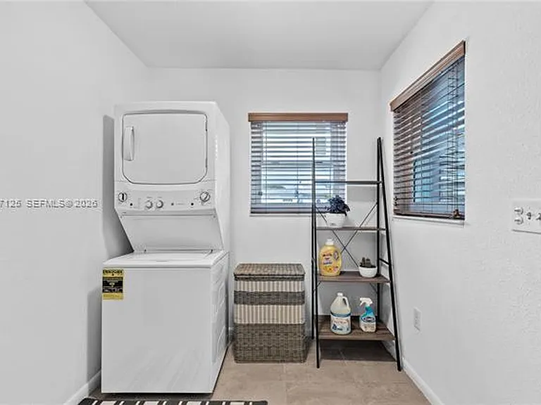 1430 NE 11th St #0 — Photo 17