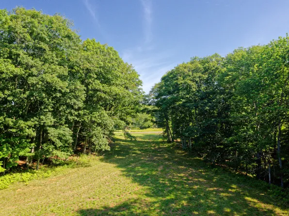 34 Flying Pont Road, Freeport, ME 04032