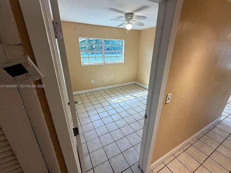 14407 NE 5th Ave #14407 — Photo 9