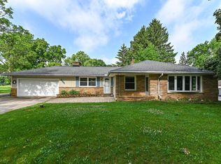 1545 S Johnson Rd, New Berlin, WI 53146
