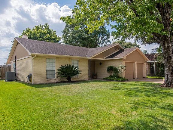 3rd image of 16214 La Avenida Dr