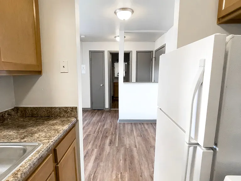 District on Riverside — Photo 22