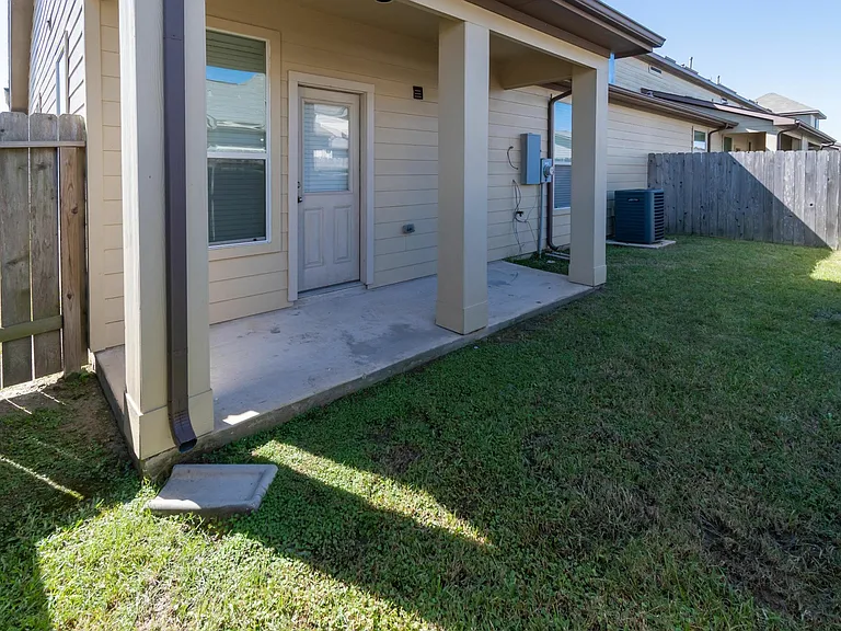 12431 Roy Mix Bohn Ln — Photo 5