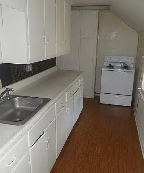 809 W 6th St #F — Photo 11
