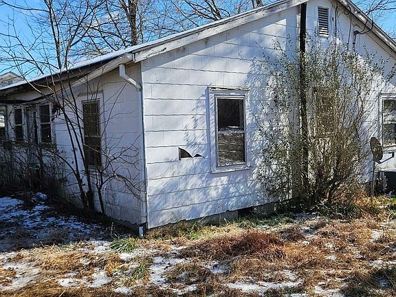 5th image of 807 E Green St
