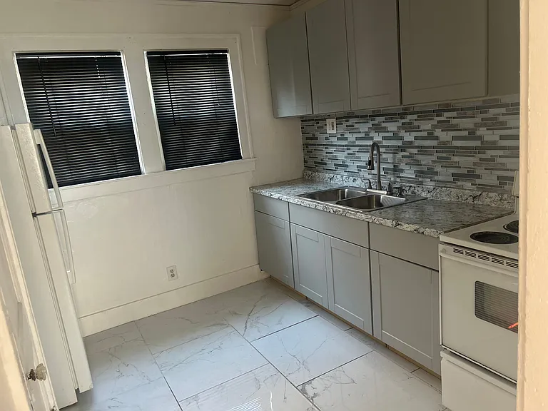 5160 Tuxedo St #1 — Photo 10
