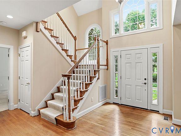 4th image of 9704 Stemwell Ct
