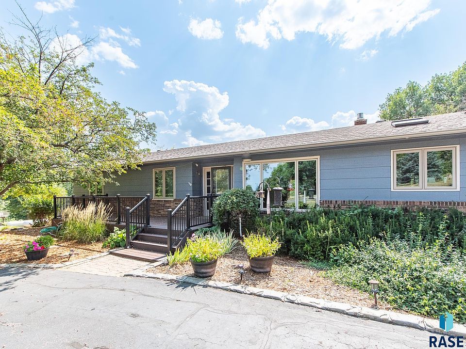 1st image of 48019 Woodsong Pl