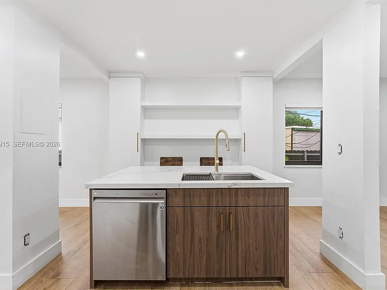 121 SW 71st Ave — Photo 30
