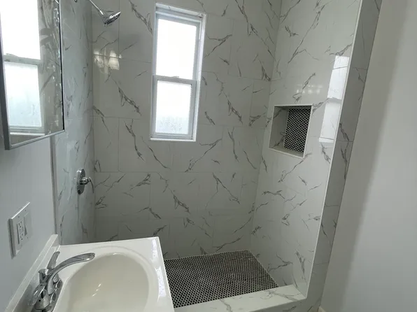 (undisclosed Address), Chicago, IL 60639