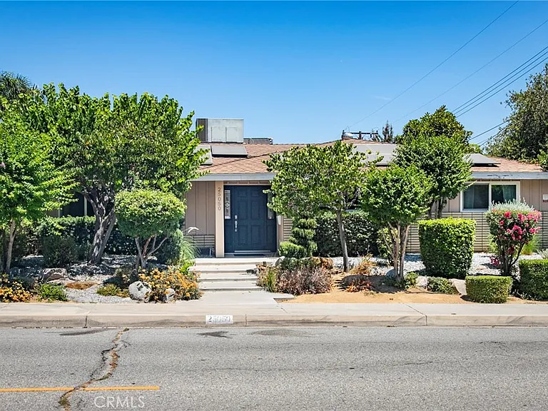 25050 Lawton Ave — Photo 1