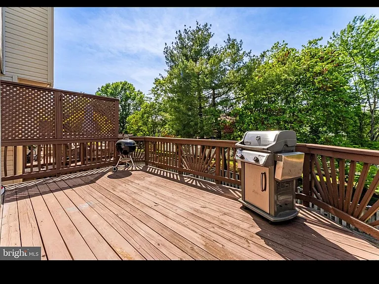 9320 Garst Dr — Photo 24