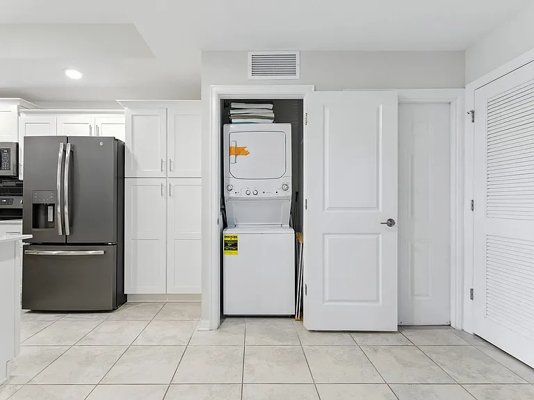 Paradox Cir — Photo 27
