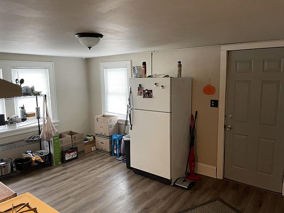 4th image of 1104 Birch St #3