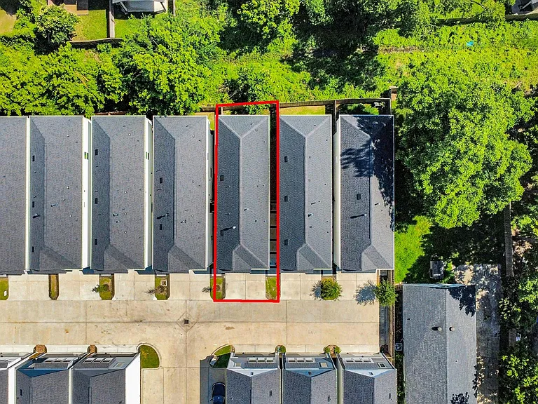 318 Neyland St — Photo 40