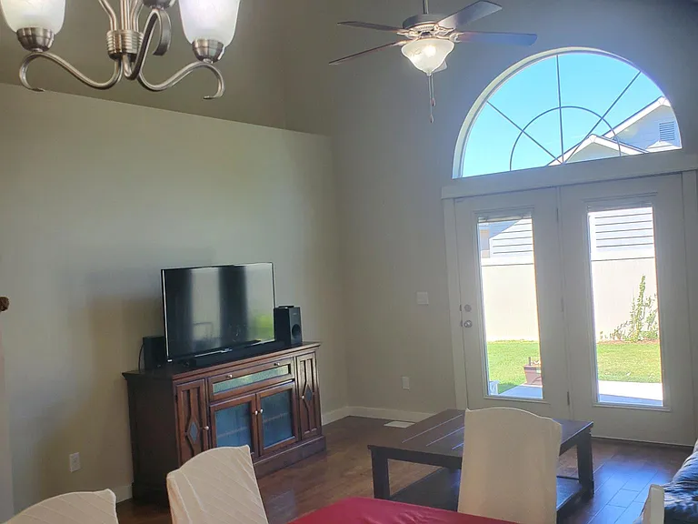 12528 Toketee St — Photo 4