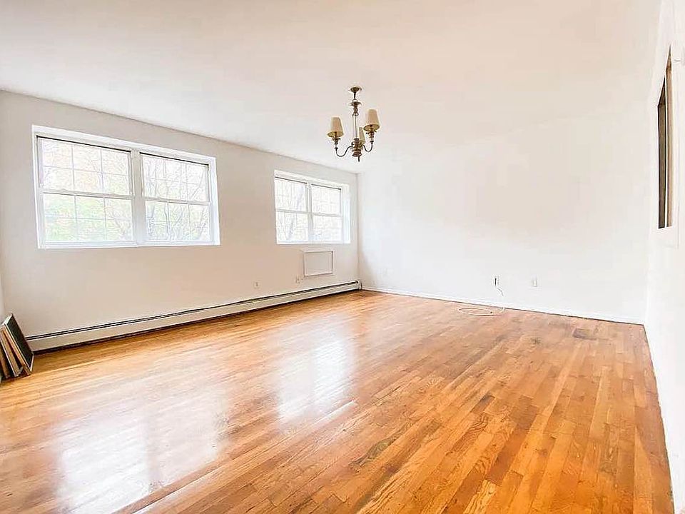 1st image of 156 Albany Ave APT 1
