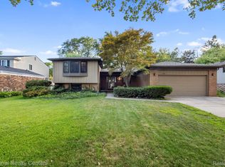 5785 Patterson Dr, Troy, MI