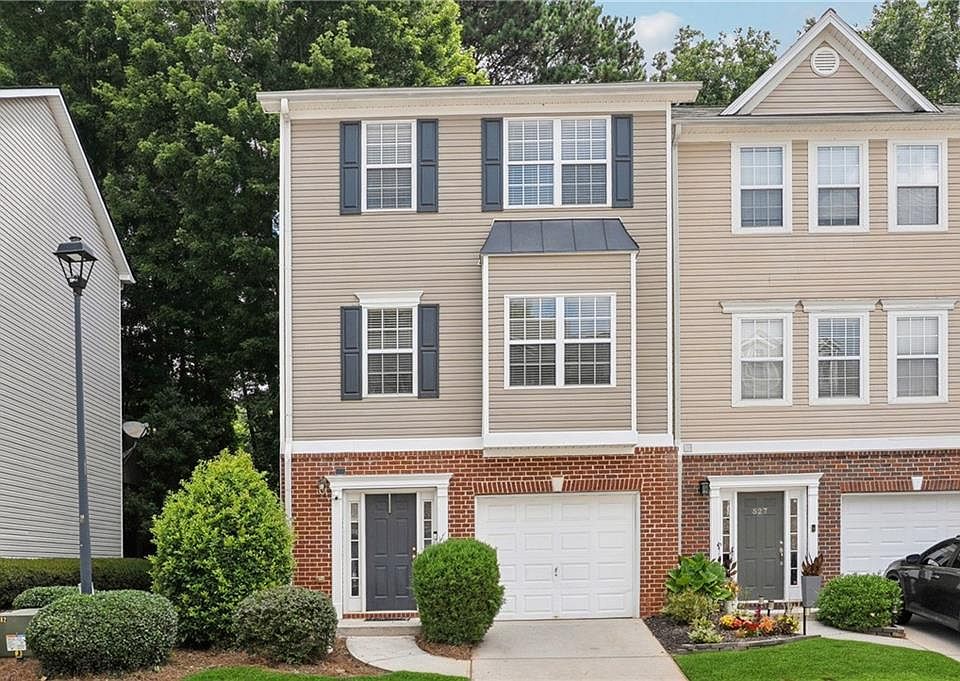 1st image of 529 Lantern Wood Dr