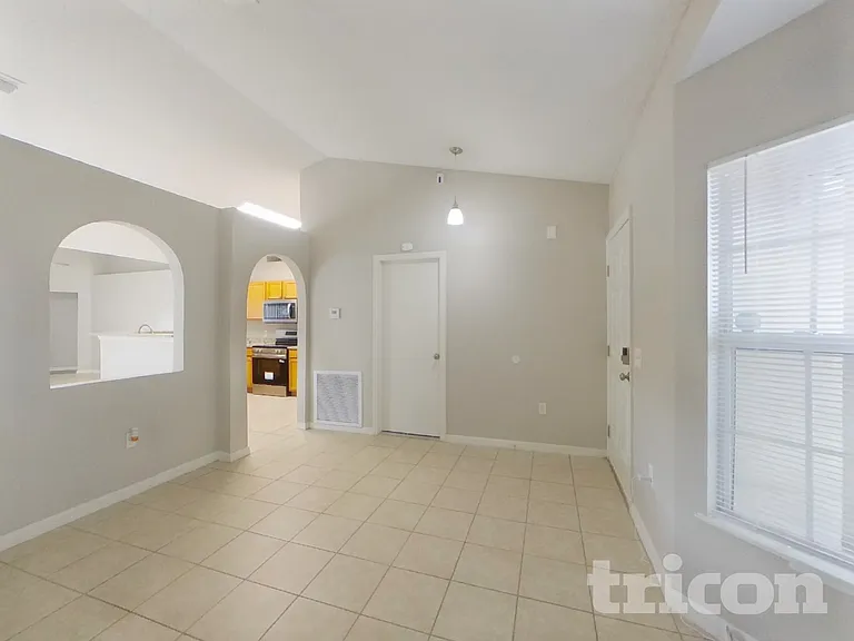 810 Ognon Ct — Photo 18