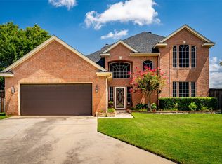 504 Cherry Tree Ct, Saginaw, TX 76179