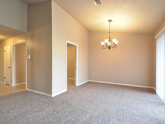 4th image of 615 E Lexington Dr Unit 2
