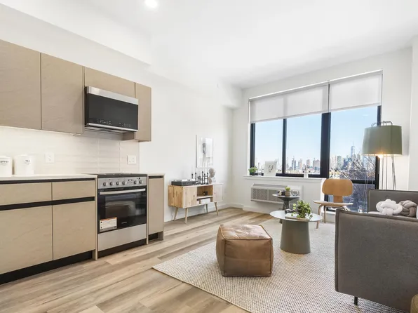 55 Jordan Avenue image 3 of 24