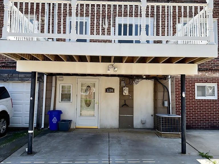 5220 Gramercy Dr — Photo 17
